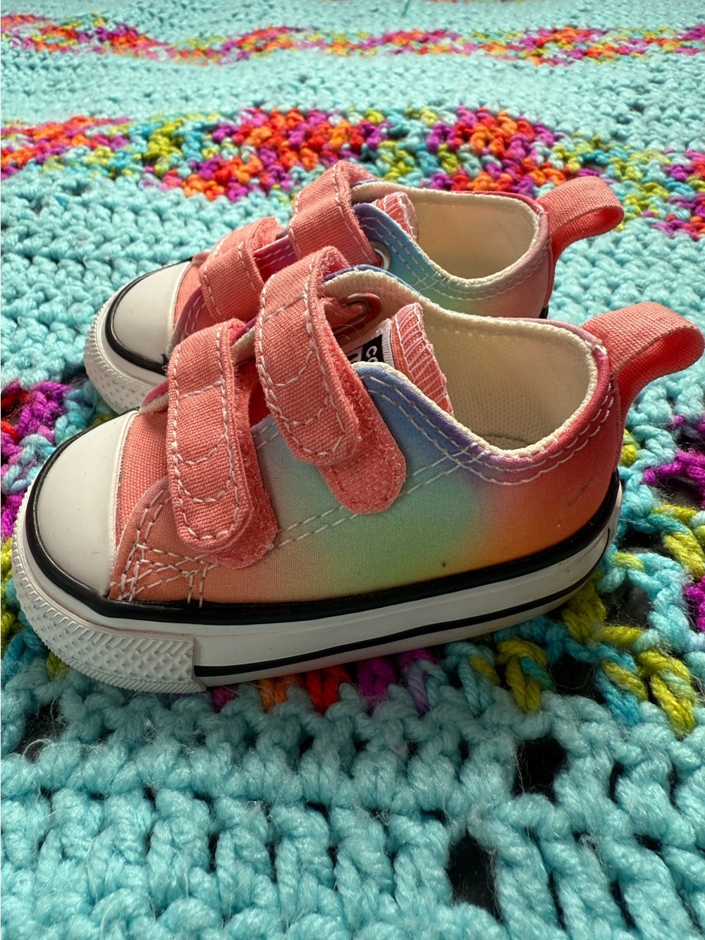 Baby Rainbow Converse